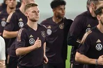 九游体育-Rookie焦点对战，浓眉哥与50激战德国队分钟，重要助攻胜负难料！(紧急刹车全集免费观看)