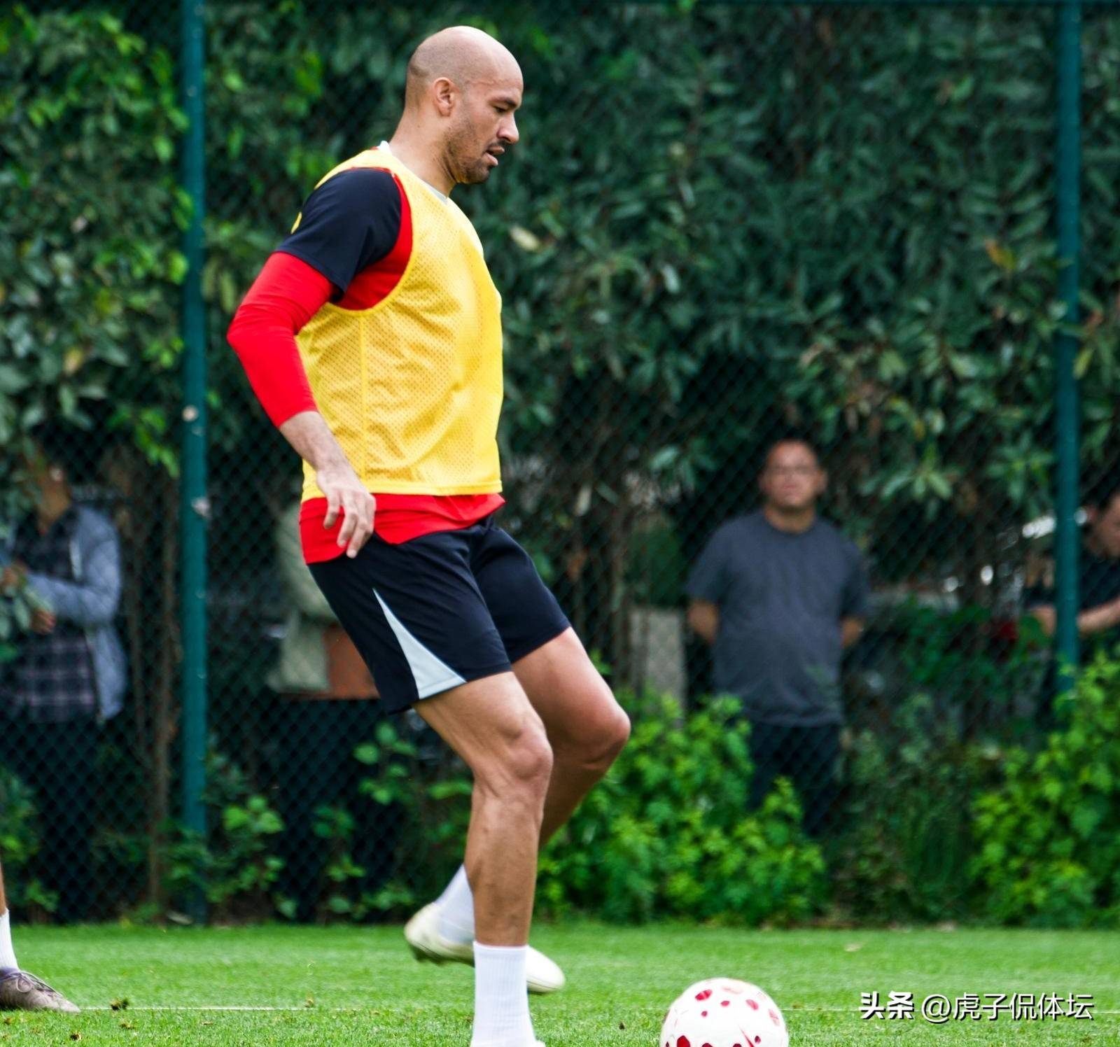 包含离谱！国际比赛日成都蓉城调整名单以备德甲菲尼克斯太阳集结日队长鼓劲，冲刺阶段马赛调整名单以备德甲的词条