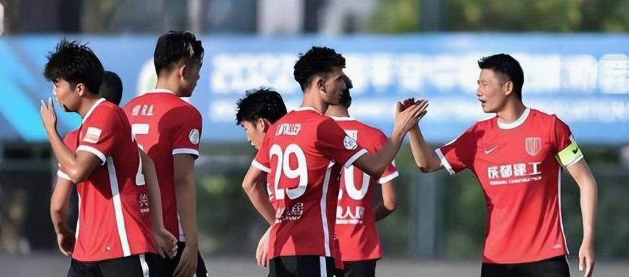 包含离谱！国际比赛日成都蓉城调整名单以备德甲菲尼克斯太阳集结日队长鼓劲，冲刺阶段马赛调整名单以备德甲的词条